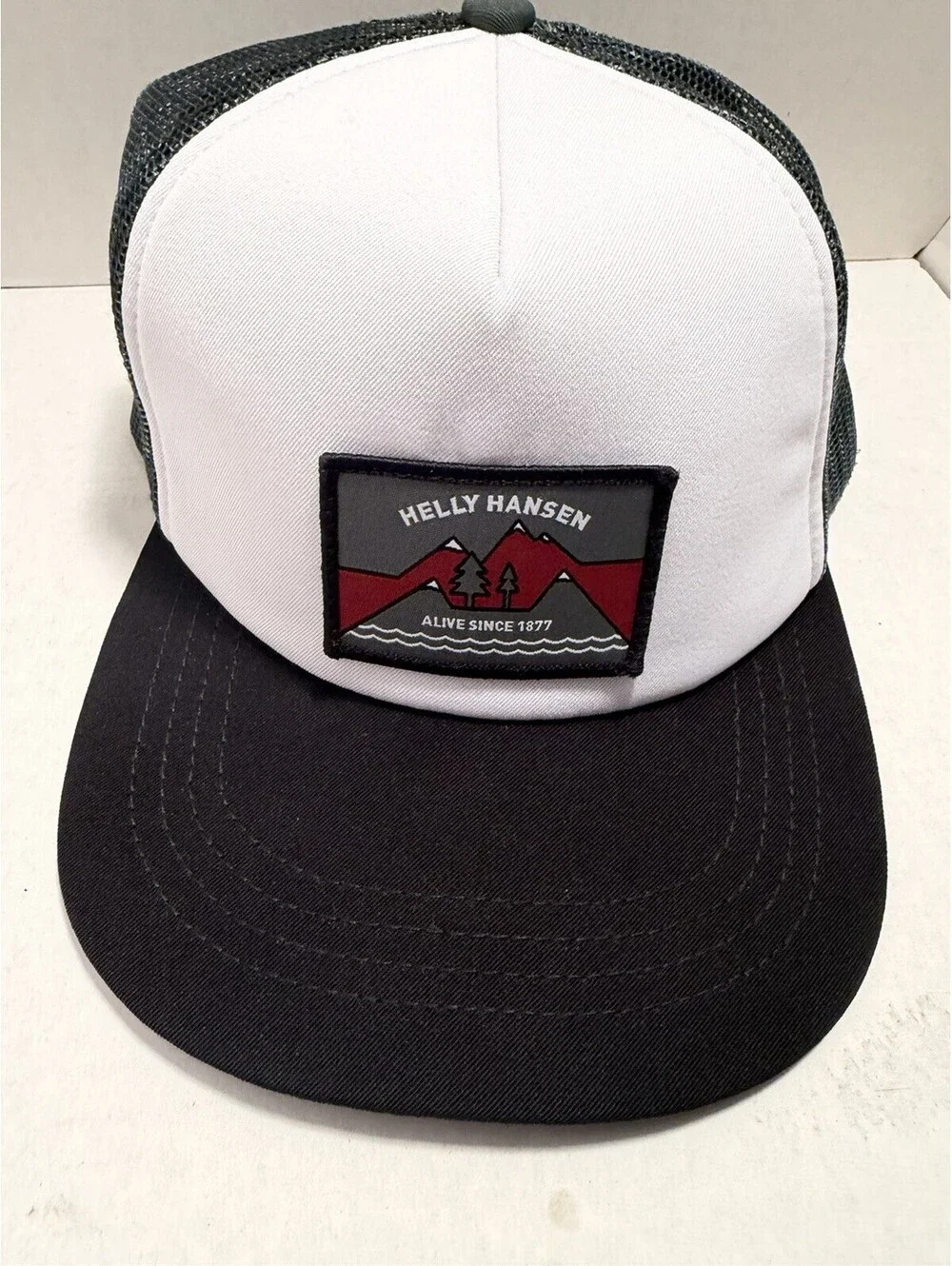 Helly Hansen Flatbrim Trucker Hat White Black Mountain Patch Mesh Snapback Cap